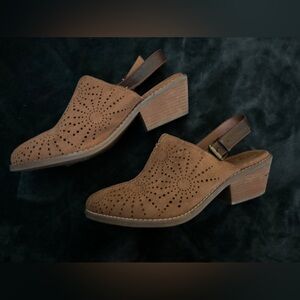 Euro Sofft Closed Toe Sandals